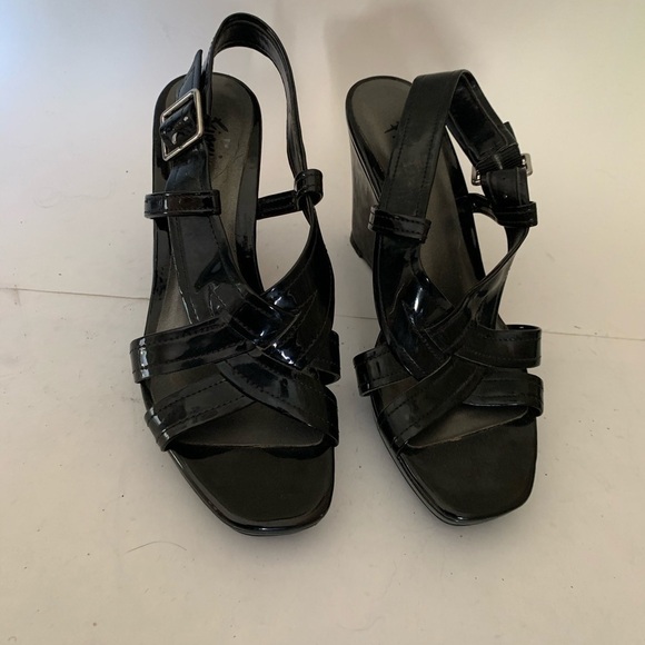 Fioni black strappy wedge shoes heels - Picture 12 of 12